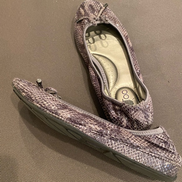 Me Too Snakeskin Pattern Ballet Flats Size 8.5 - Picture 3 of 3